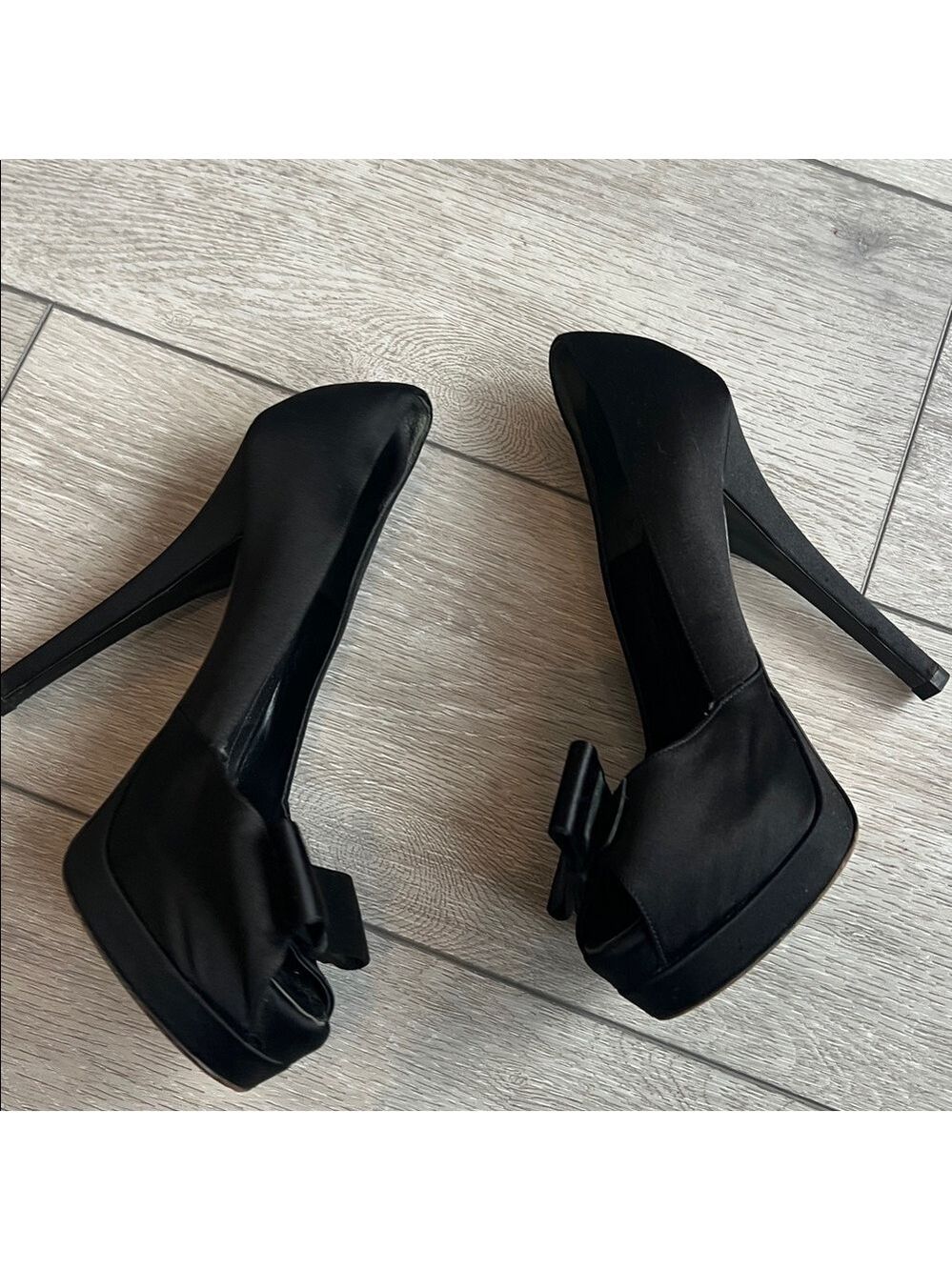 Fendi Black Deco Bow Satin Peep-Toe holiday designer high Heels size 38/7 - Picture 5 of 9